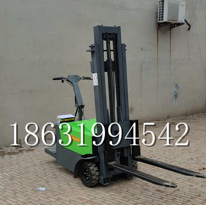 溪湖镇优程全电动叉车插腿式堆高车液压装卸车1.5吨升高小型站驾式铲车